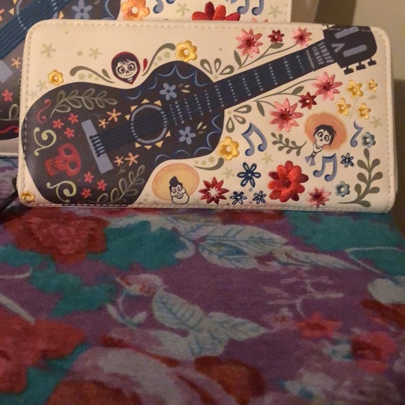 White Coco Satchel turn Crossbody bag - Picture 11 of 12